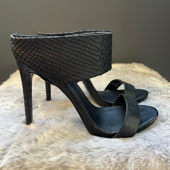 Steve Madden Midnight Heels - Picture 2 of 6